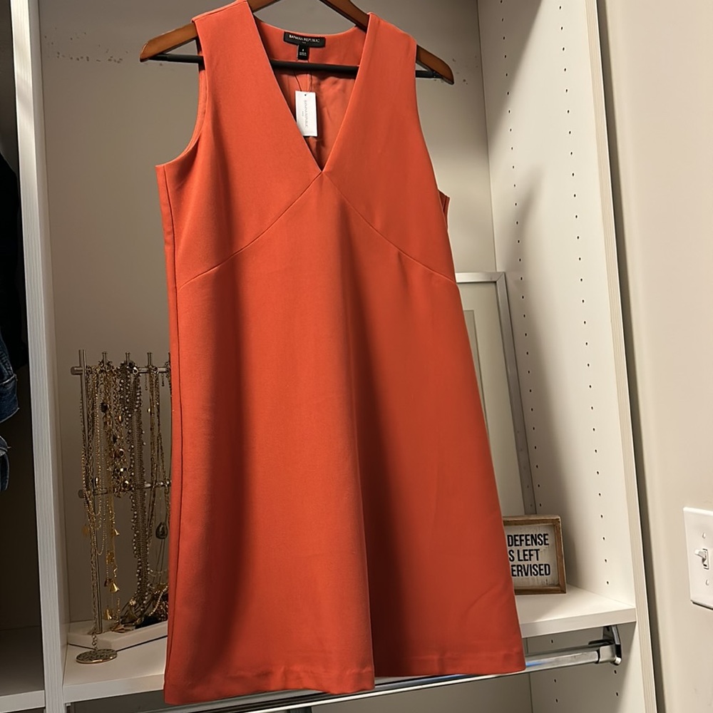 Shift dress. Banana. Never worn. Tags on.